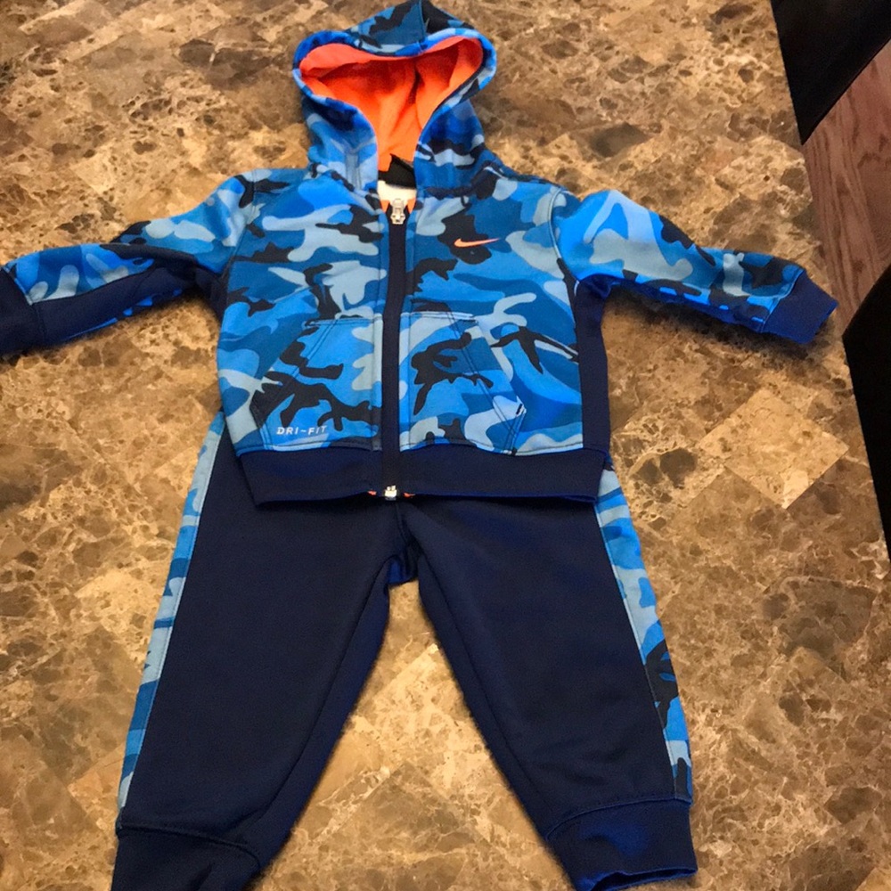 Nike Dri-Fit camo blue matching outfit